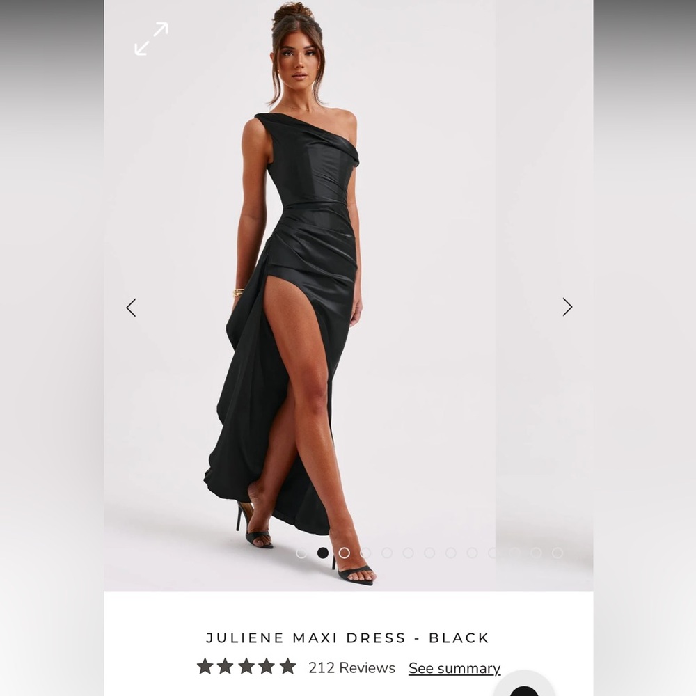 BABYBOO Juliene maxi dress. Elegant Black Off-Shoulder Gown